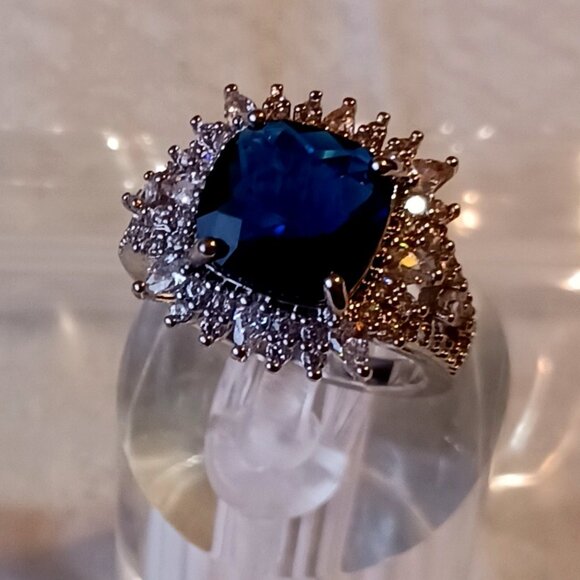Source Unknown Jewelry - Silver Fashion Blue Tanzanite Halo Statement Ring Size 7 NWOT